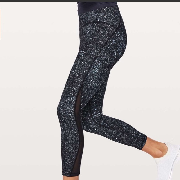Lululemon Train Times 7/8 Pant 25"
Mineralize Multi / Black - Picture 2 of 9